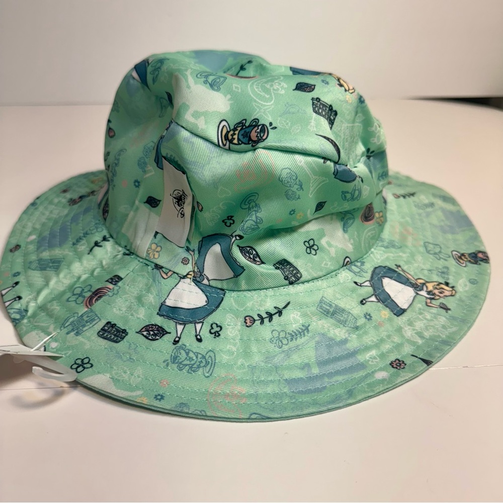 NWT. Disney Parks Epcot UK World Showcase Alice in Wonderland Bucket Hat.